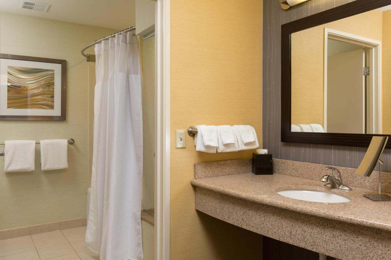 Courtyard Des Moines West-Jordan Creek Hotel Уест Де Мойн Екстериор снимка